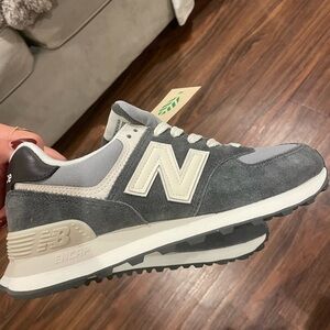 BRAND NEW NEW BALANCE 574